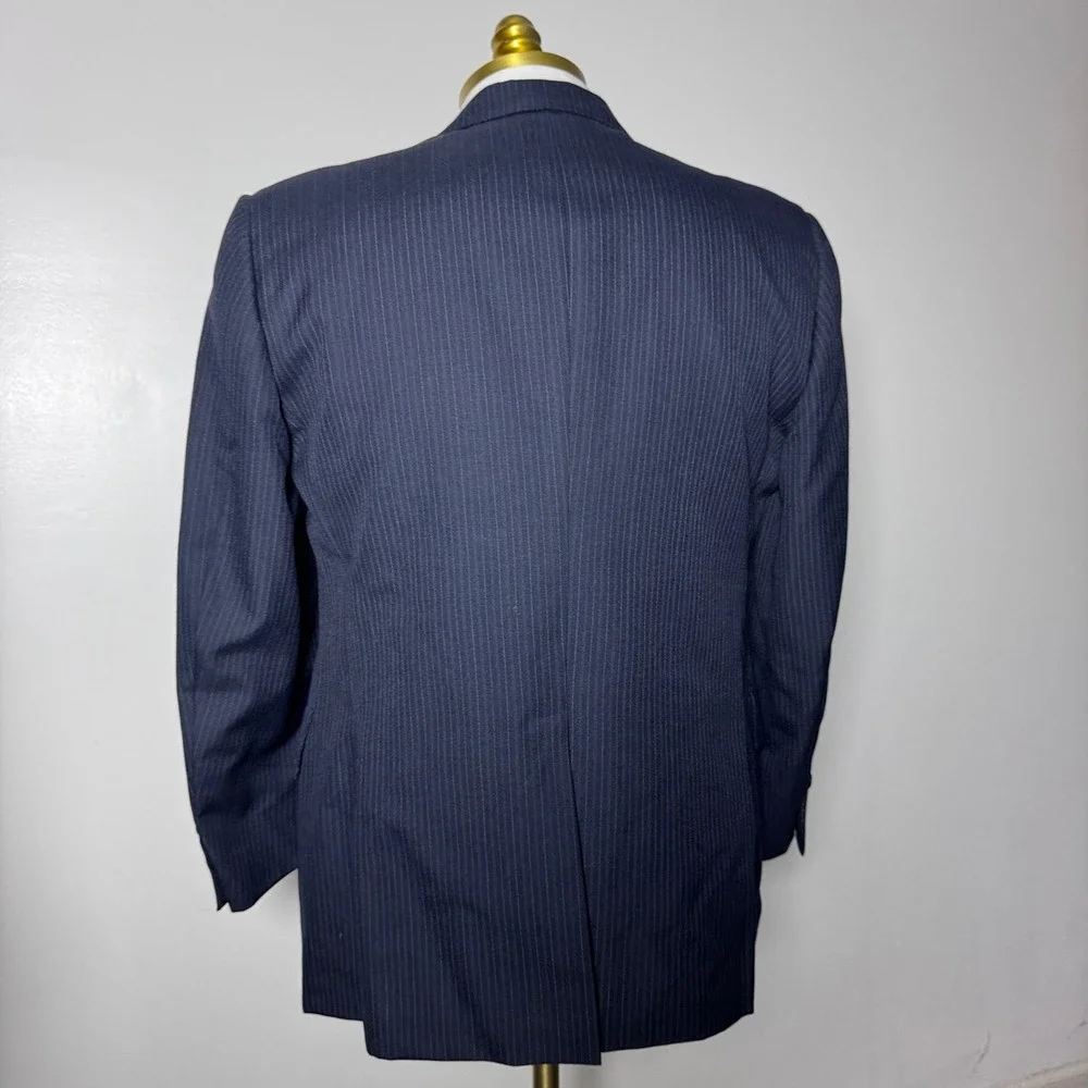 Hart Schaffner & Marx Suit Mens 42S 34W Navy Blue Pinstripe 2 Button Wool USA